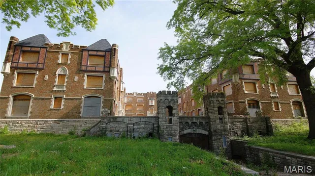 $1,099,000 | 5315 Cabanne Avenue, St. Louis, MO 63112