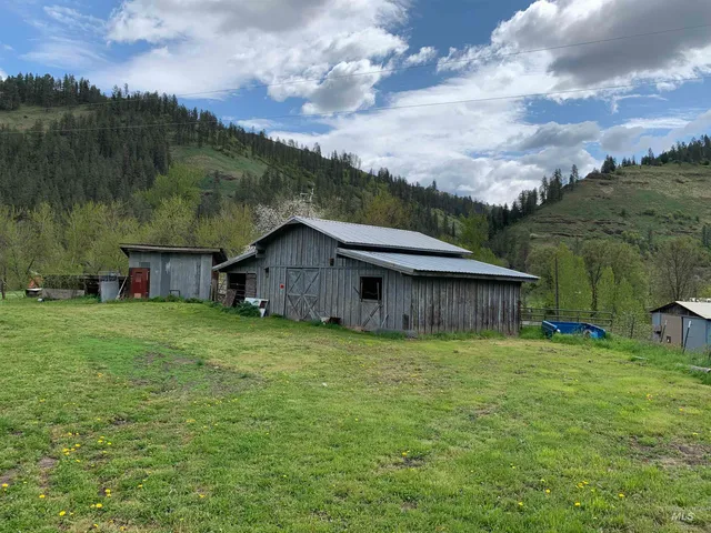 $600,000 | 120 Three Bear Lane, Stites, ID 83552
