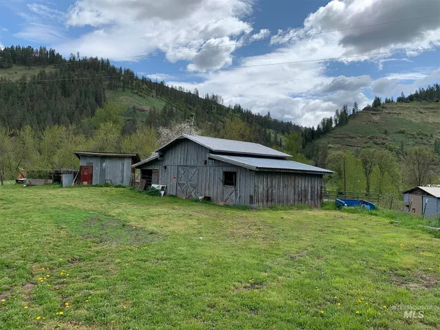 $600,000 | 120 Three Bear Lane, Stites, ID 83552