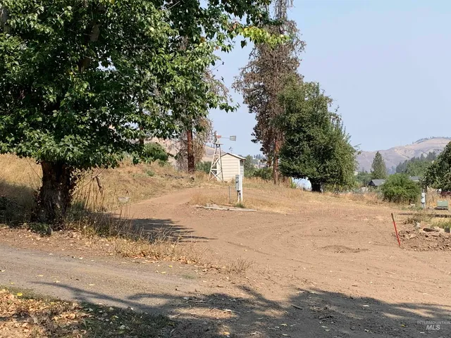 $600,000 | 120 Three Bear Lane, Stites, ID 83552