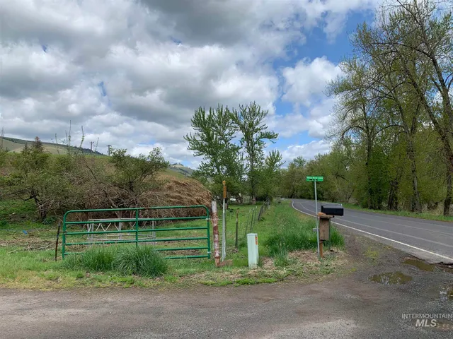 $600,000 | 120 Three Bear Lane, Stites, ID 83552