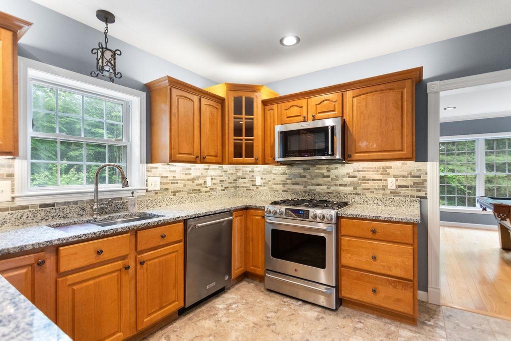 114 Byam Road New Boston, NH 03070 - Photo 8 of 53