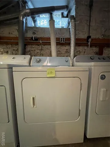 $259,900 | 7545 Wellington Way, Unit 2B, Clayton, MO 63105