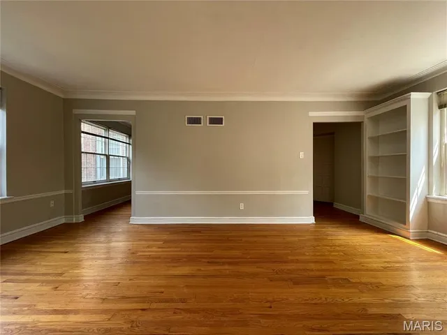 $259,900 | 7545 Wellington Way, Unit 2B, Clayton, MO 63105