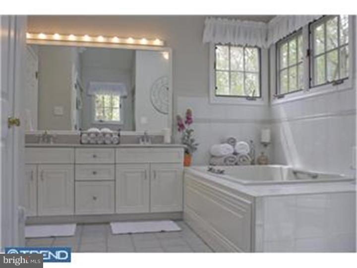 14 Cove Road Moorestown, NJ 08057 - Photo 7 of 13 Bathroom