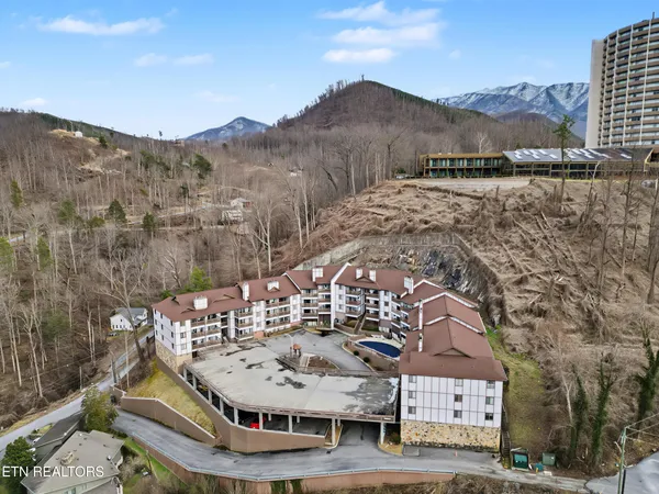 $385,000 | 616 Turkey Nest Road, Unit 313, Gatlinburg, TN 37738