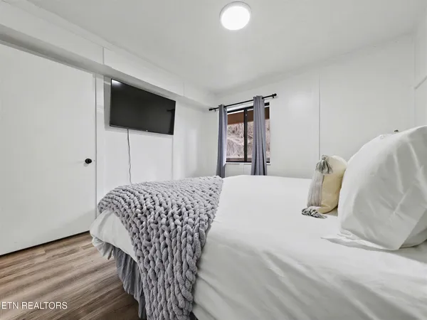 $385,000 | 616 Turkey Nest Road, Unit 313, Gatlinburg, TN 37738