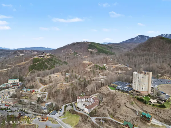 $385,000 | 616 Turkey Nest Road, Unit 313, Gatlinburg, TN 37738