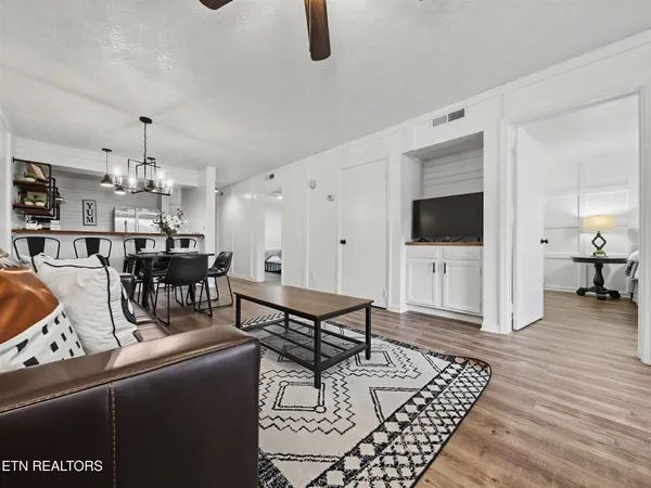 $385,000 | 616 Turkey Nest Road, Unit 313, Gatlinburg, TN 37738