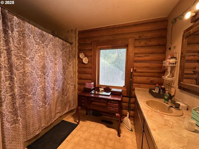 $360,000 | 741 North Washington Street, Prairie City, OR 97869