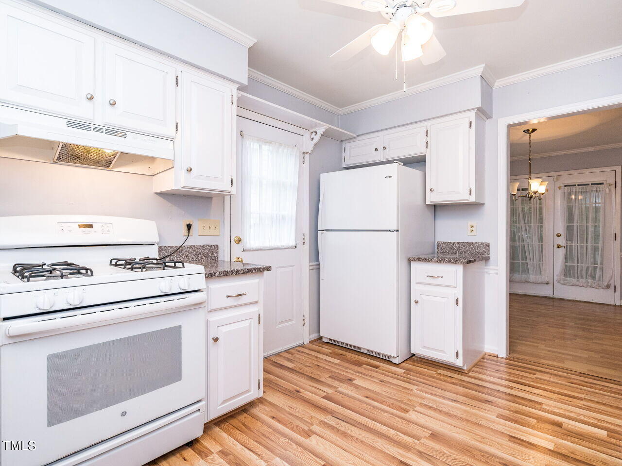 2017 Travianna Court Raleigh, NC 27609 - Photo 14 of 28 013-1280x960-kitchen