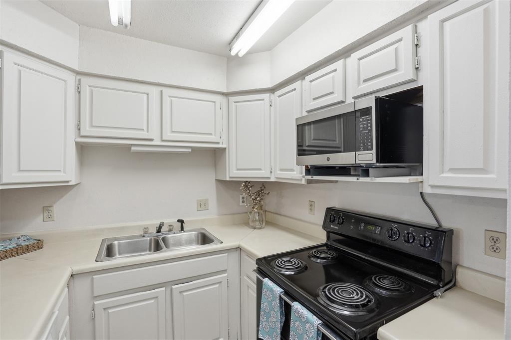 2518 Shady Ridge Drive Bedford, TX 76021 - Photo 12 of 15