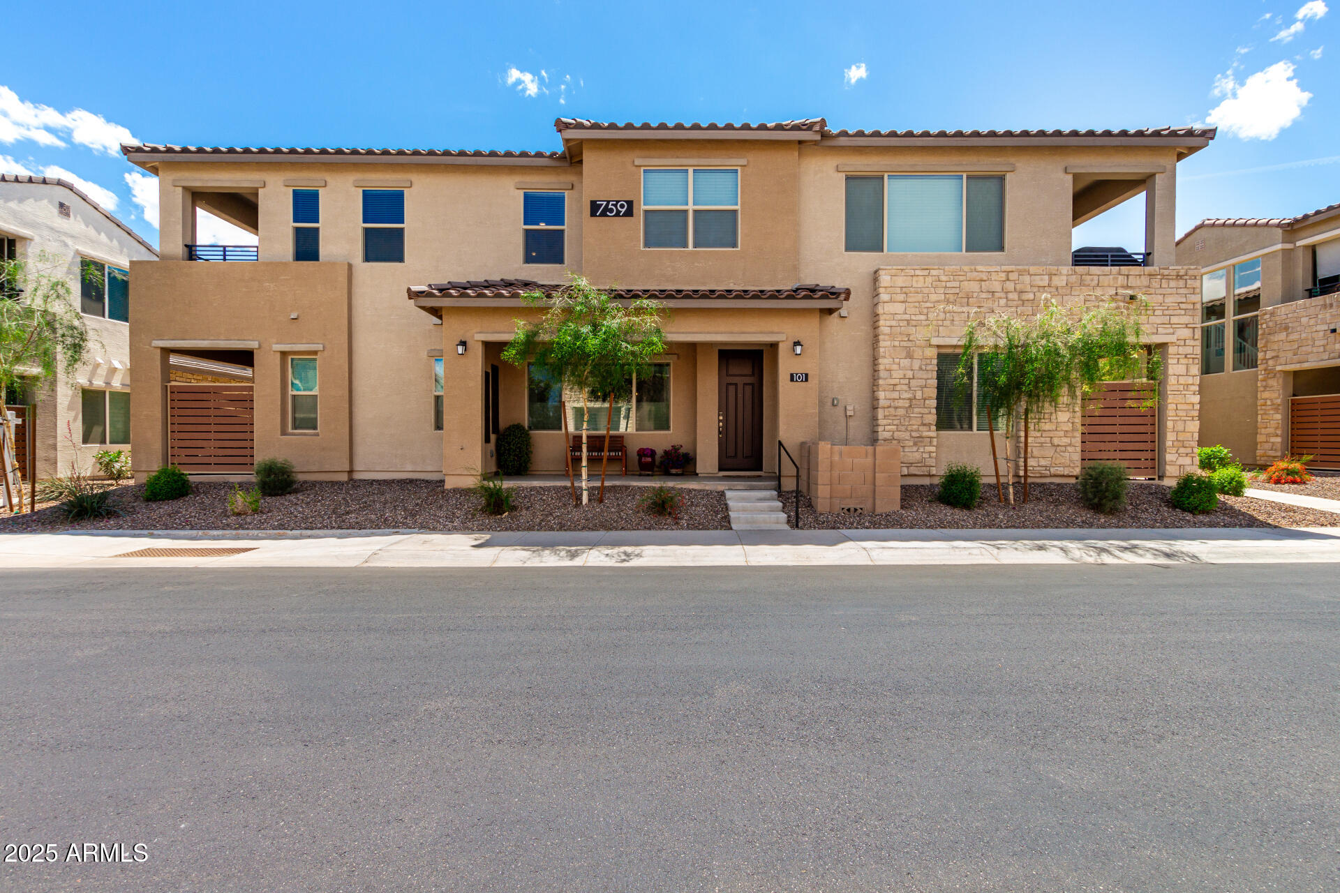 759 East Lark Street, Unit 202 Gilbert, AZ 85297 - Photo 2 of 40 01-Lark