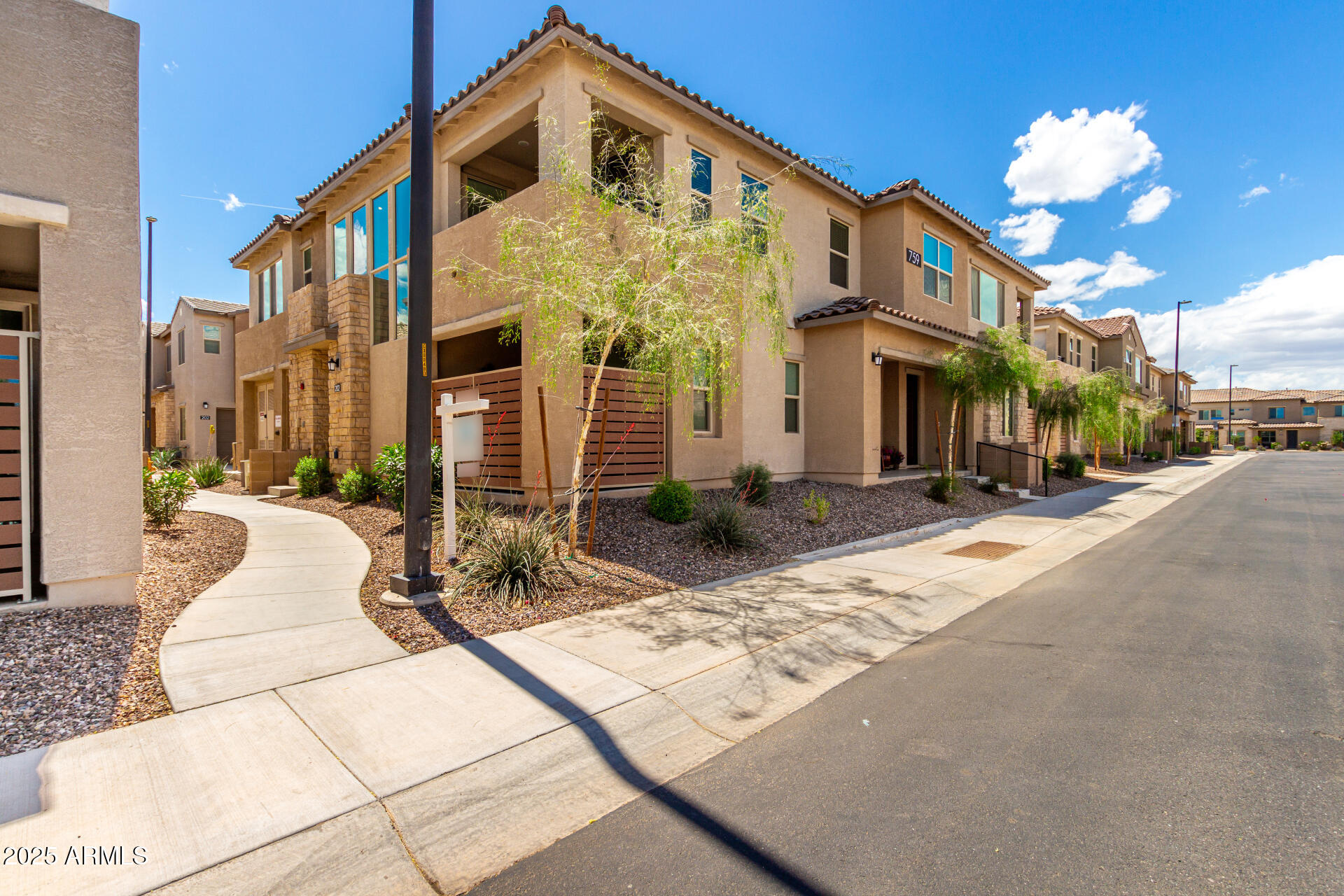 759 East Lark Street, Unit 202 Gilbert, AZ 85297 - Photo 3 of 40 02-Lark