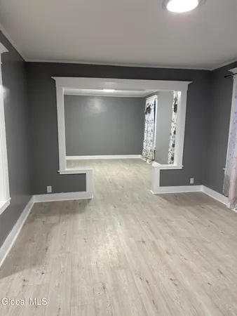 $1,800 | 4 Yale Street, Schenectady, NY 12304