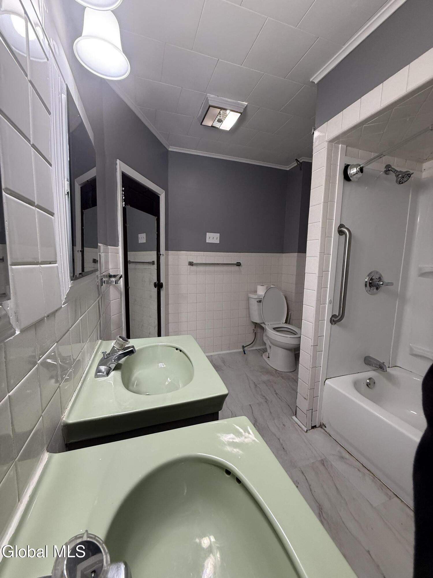 4 Yale Street Schenectady, NY 12304 - Photo 8 of 11 IMG_3620