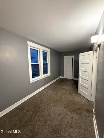 $1,800 | 4 Yale Street, Schenectady, NY 12304