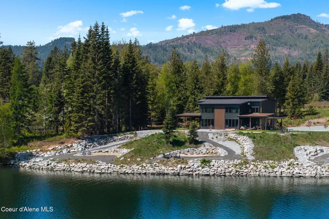 $2,200,000 | 55 South Thistle Down Lane, Unit A, Laclede, ID 83841