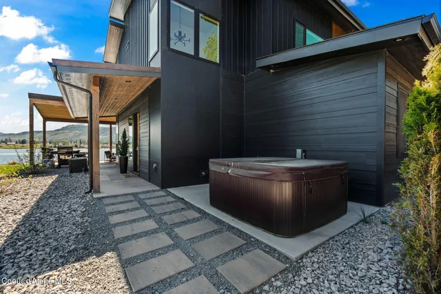 $2,200,000 | 55 South Thistle Down Lane, Unit A, Laclede, ID 83841