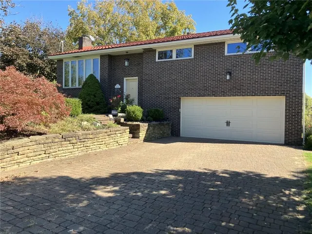 $309,900 | 2261 Thomas Drive, Irwin, PA 15642