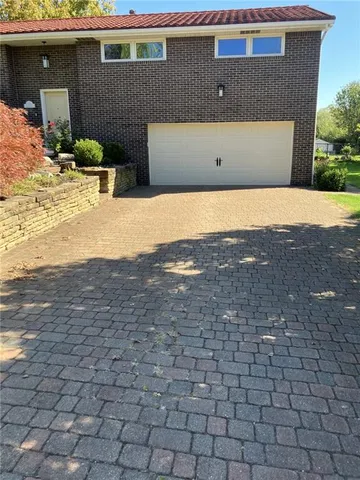 $309,900 | 2261 Thomas Drive, Irwin, PA 15642