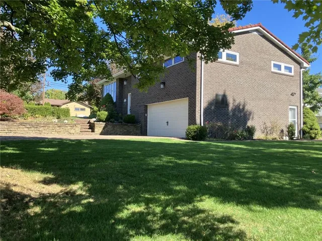 $309,900 | 2261 Thomas Drive, Irwin, PA 15642