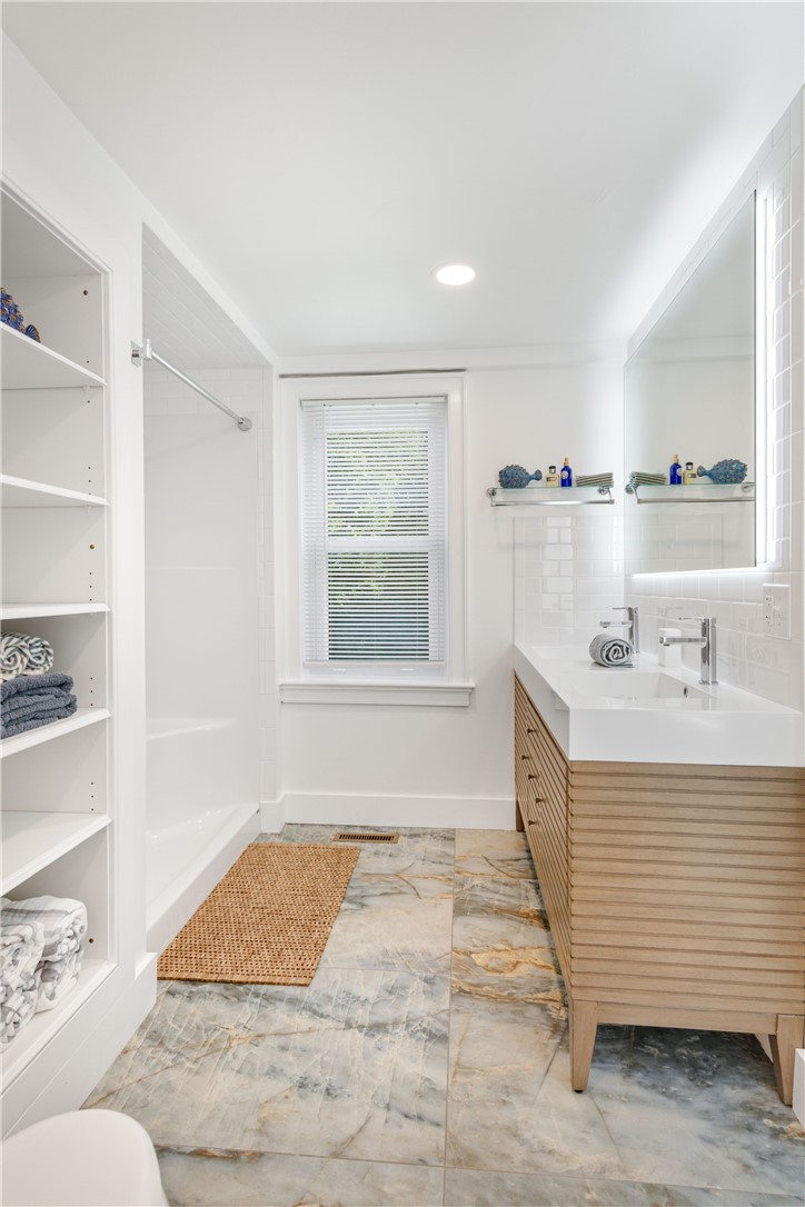 376 East Shore Road Jamestown, RI 02835 - Photo 21 of 37