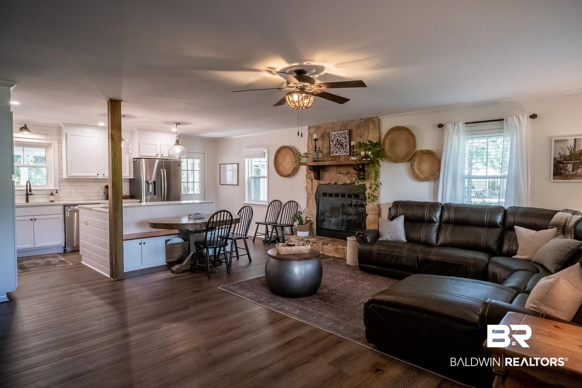 22664 River Road South Daphne, AL 36526 - Photo 3 of 39 Great Room