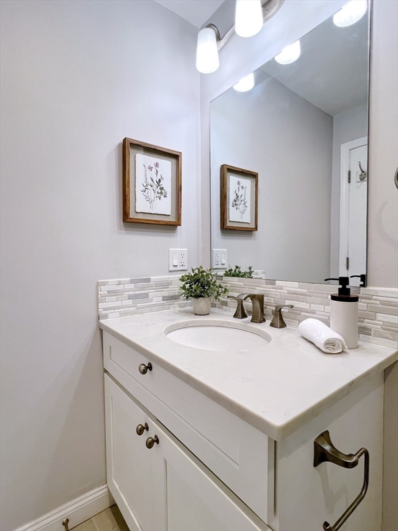 68 Pierrepont Road Newton, MA 02462 - Photo 11 of 19
