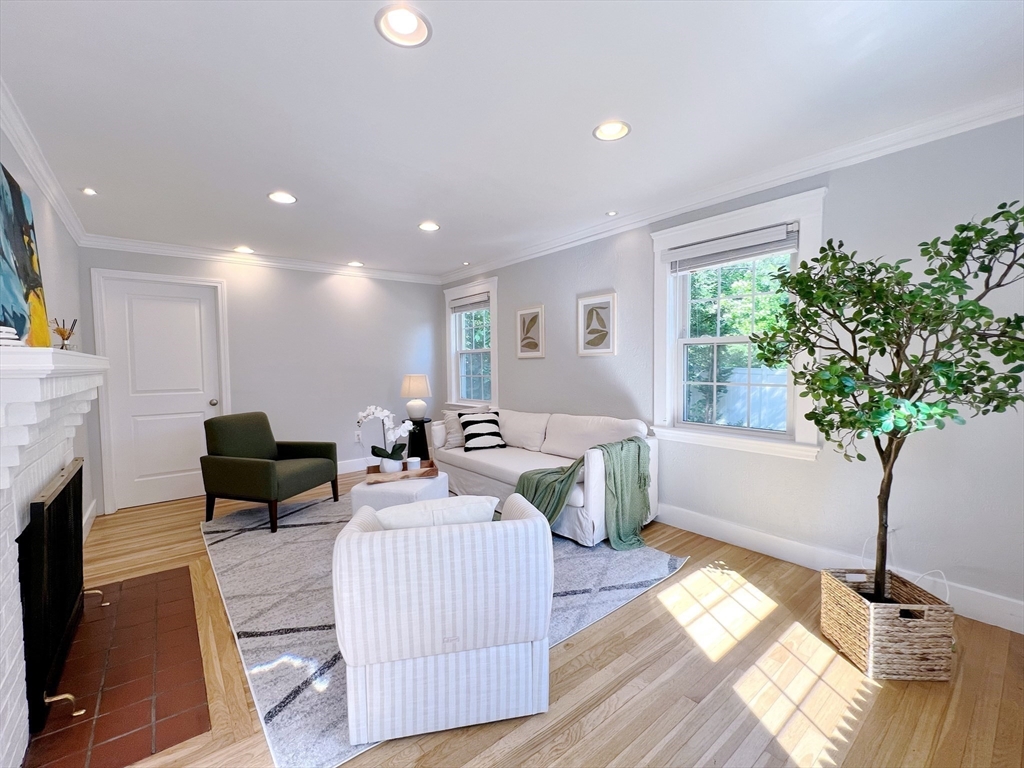 68 Pierrepont Road Newton, MA 02462 - Photo 3 of 19