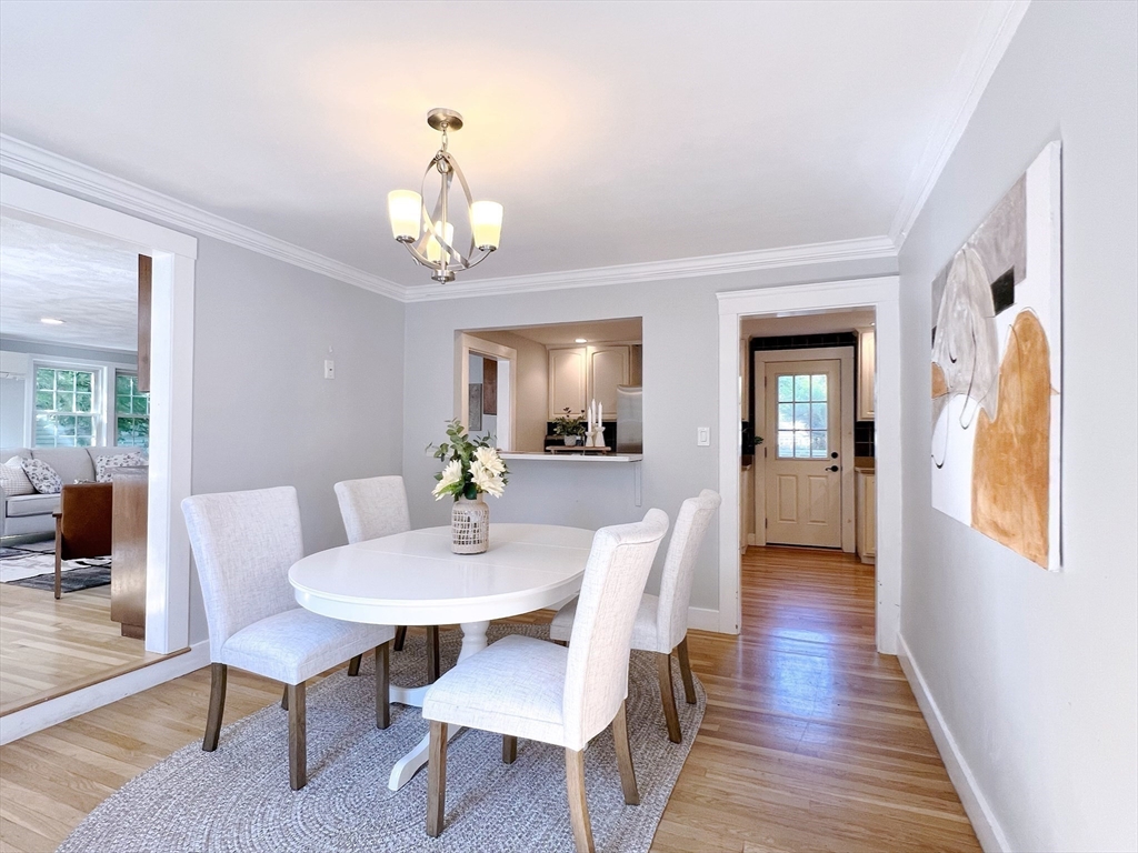 68 Pierrepont Road Newton, MA 02462 - Photo 6 of 19