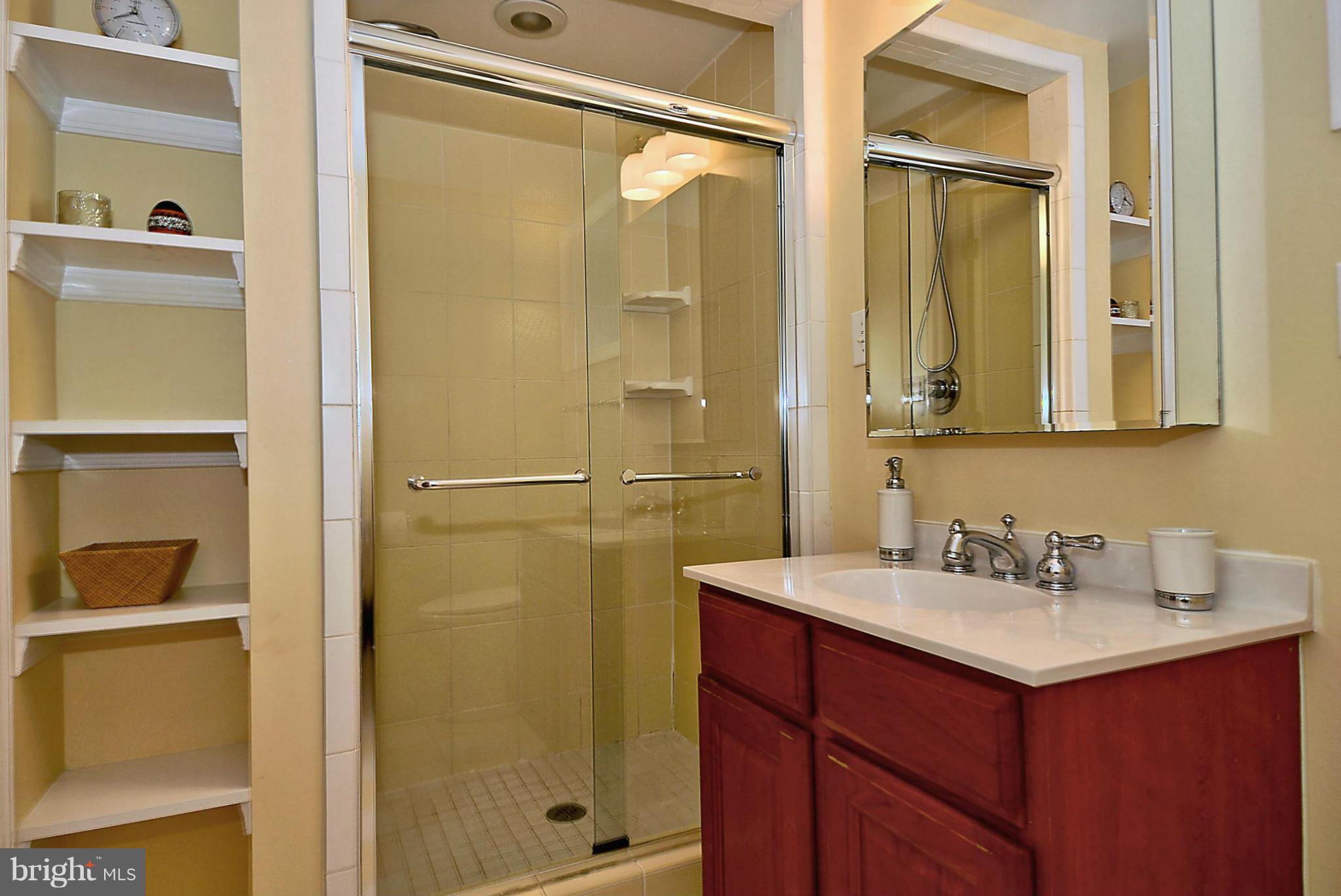 10103 Portland Road Silver Spring, MD 20901 - Photo 22 of 29 Bath