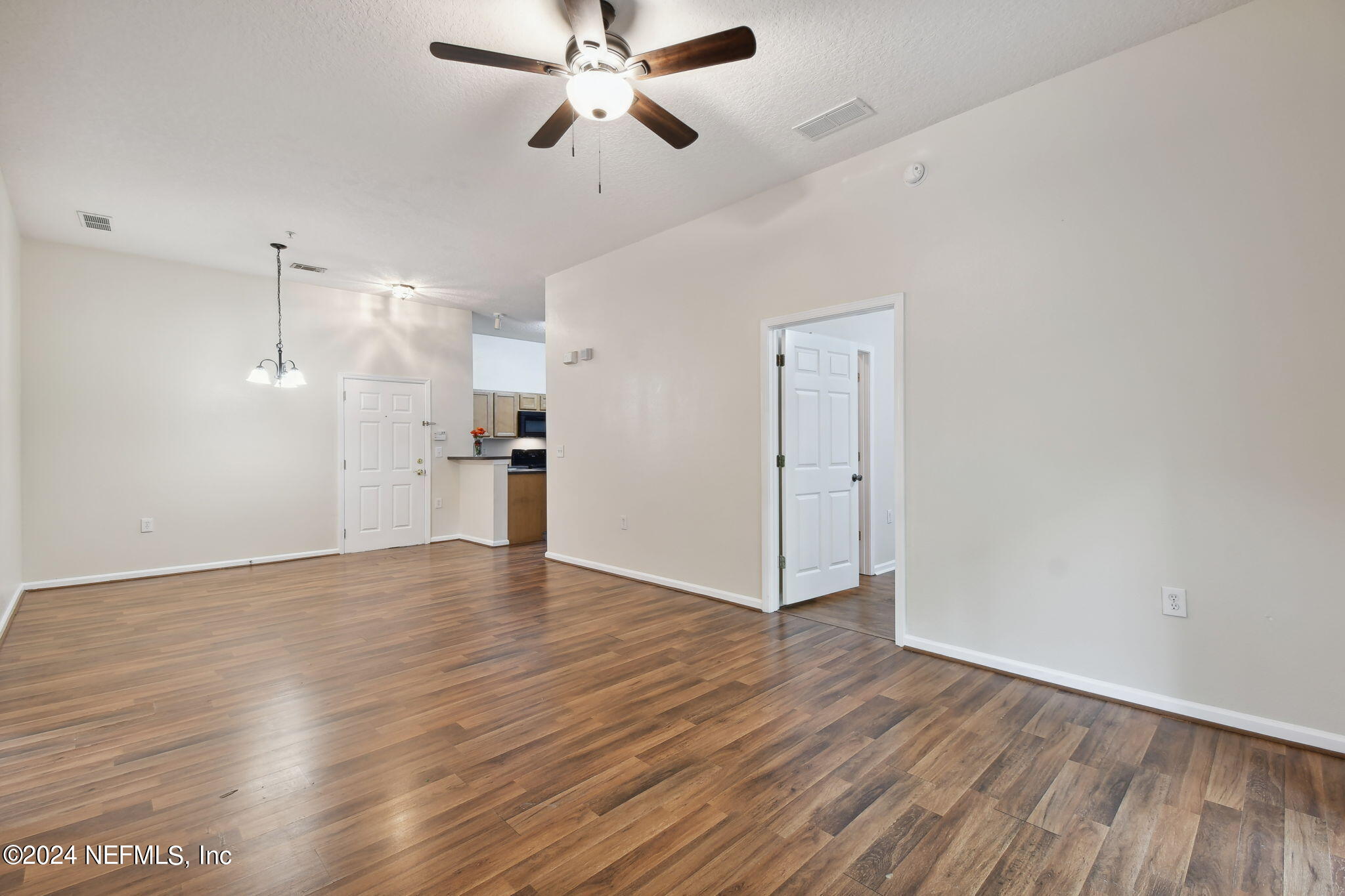 7920 Merrill Road, Unit 1602 Jacksonville, FL 32277 - Photo 7 of 34 22-DSC_0739