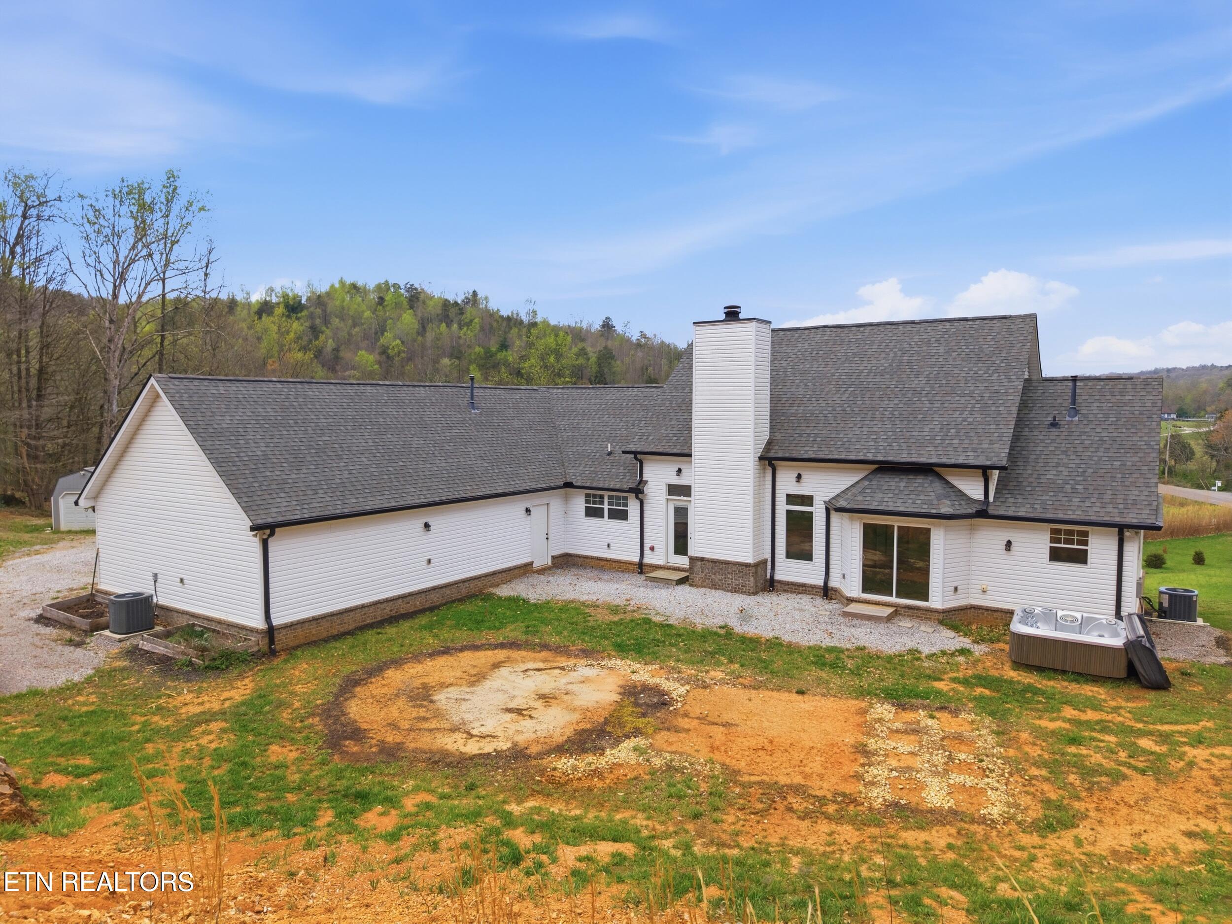 113 Brashears Road Harriman, TN 37748 - Photo 6 of 60 6_113_brashears_rd_6