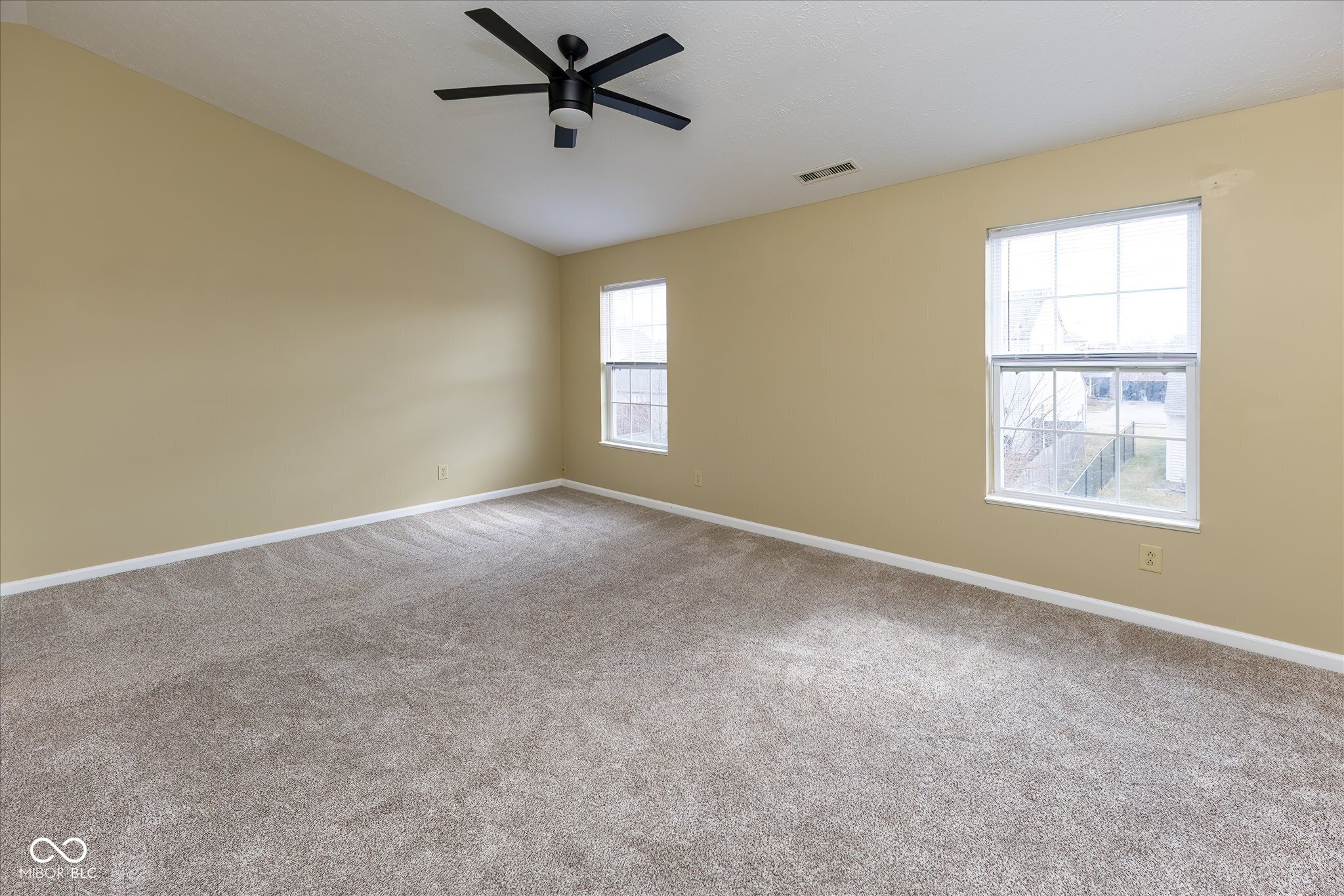 3065 Hemlock Way Indianapolis, IN 46203 - Photo 11 of 20