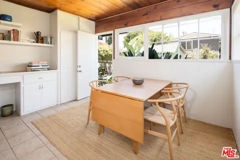 $2,000,000 | 727 Amoroso Place, Venice, CA 90291