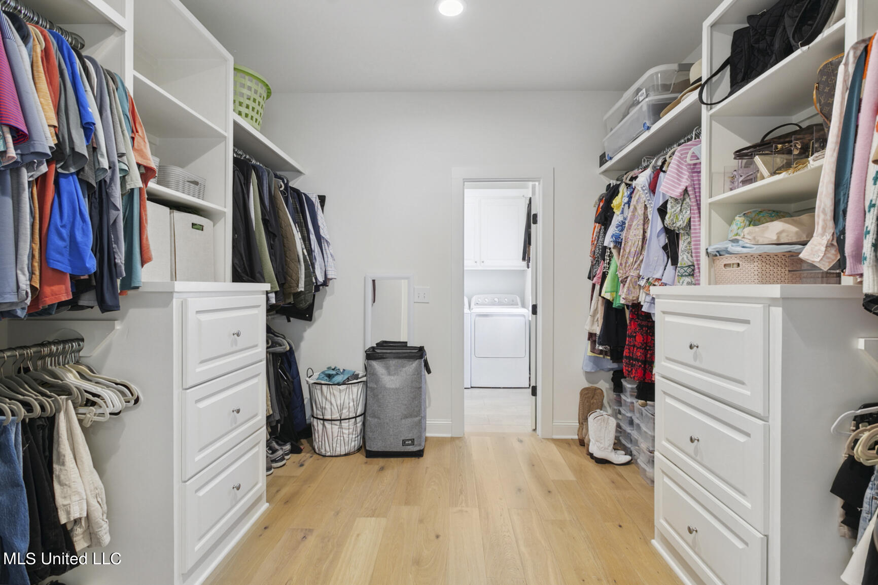 102 Shore View Drive Madison, MS 39110 - Photo 20 of 36 Massive Primary Closet