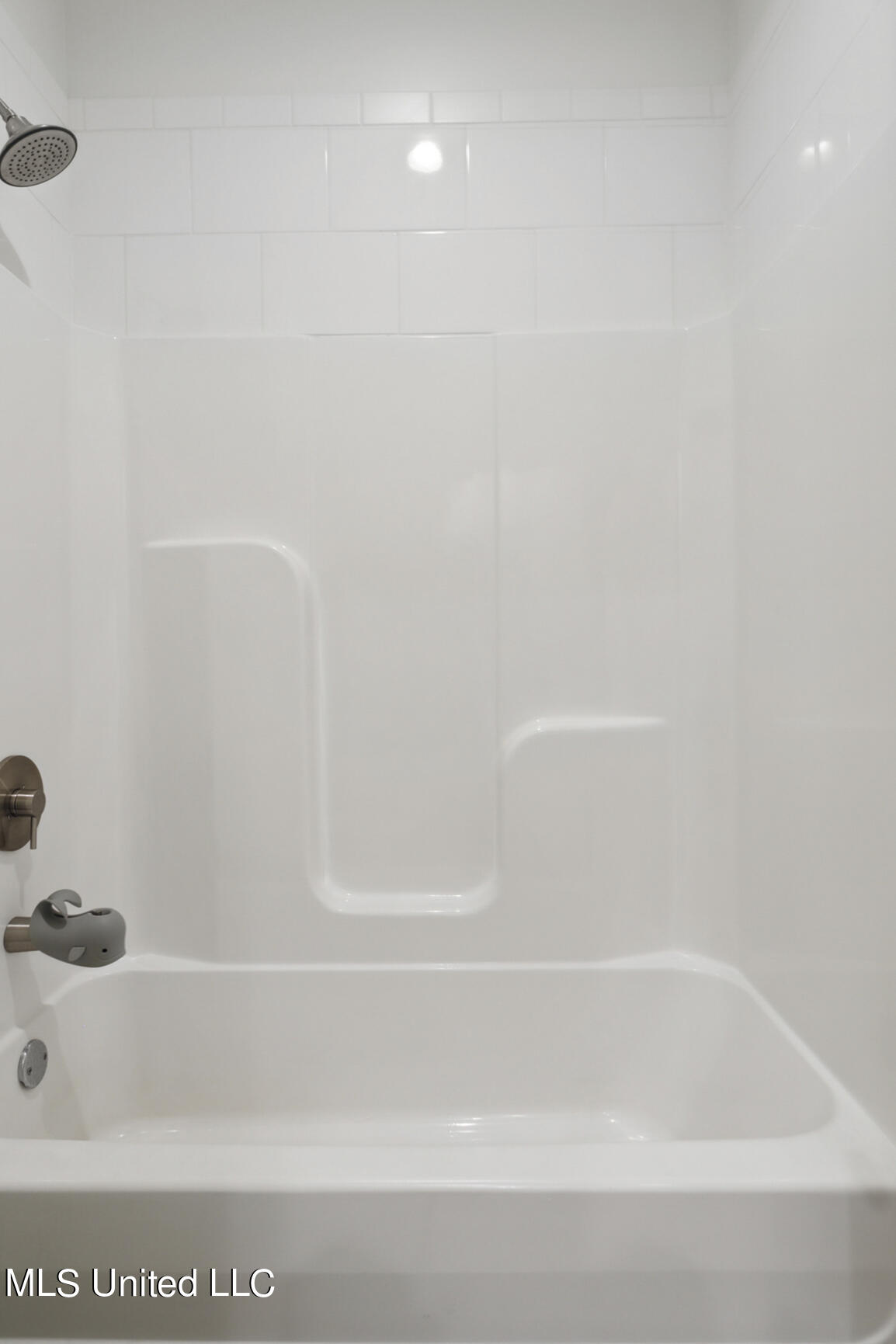 102 Shore View Drive Madison, MS 39110 - Photo 23 of 36 Private TUB and Shower area in 2nd Bath