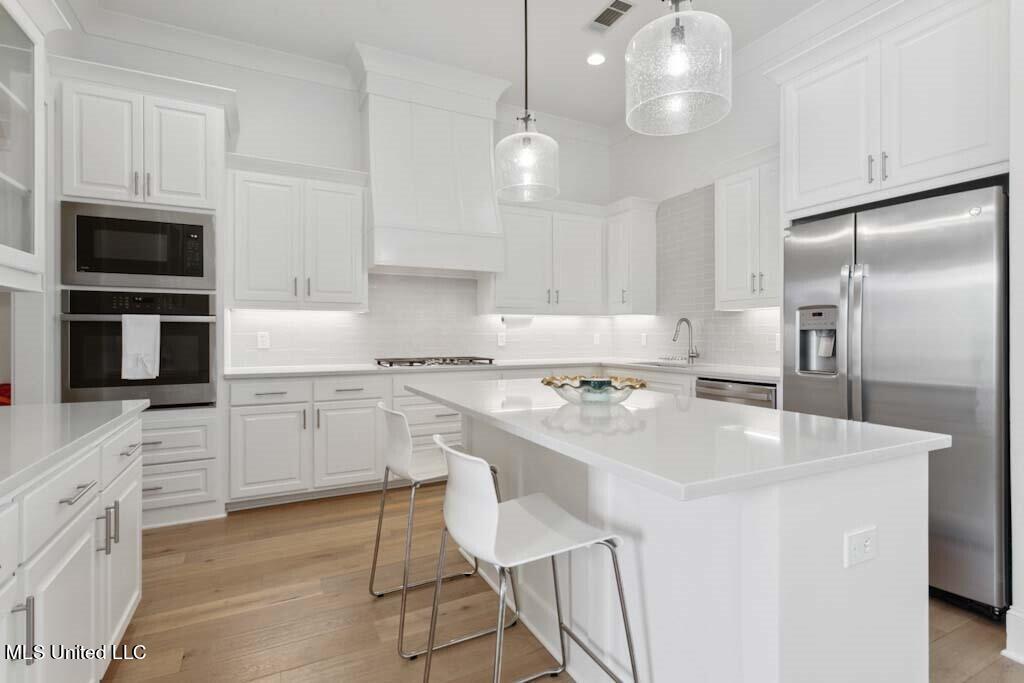 102 Shore View Drive Madison, MS 39110 - Photo 9 of 36 Island with Bar Seating