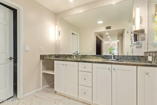 $3,900 | 5730 North Scottsdale Road, Paradise Valley, AZ 85253