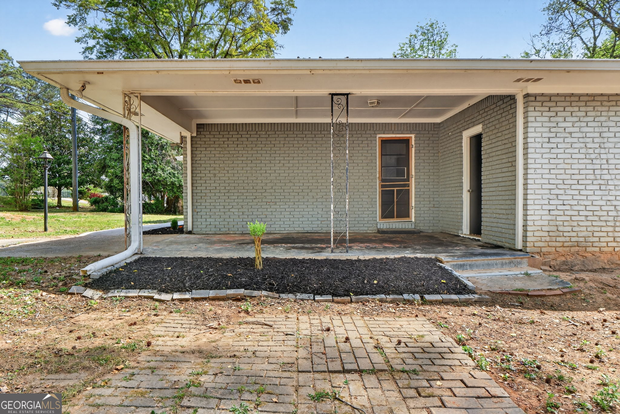 3825 Highway 81 Hampton, GA 30228 - Photo 9 of 25 a front view of a house