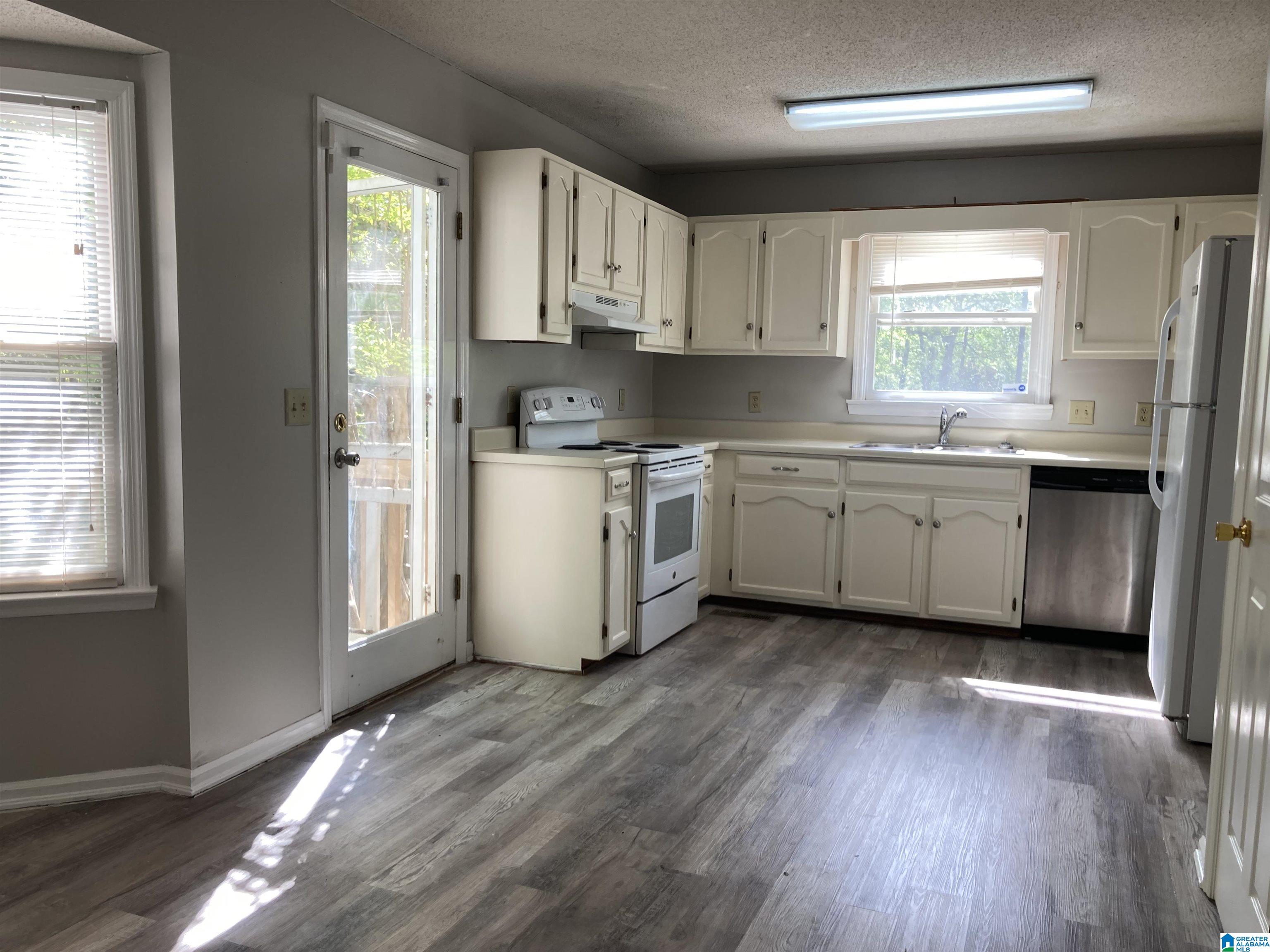 1101 Tulip Circle Alabaster, AL 35007 - Photo 10 of 22