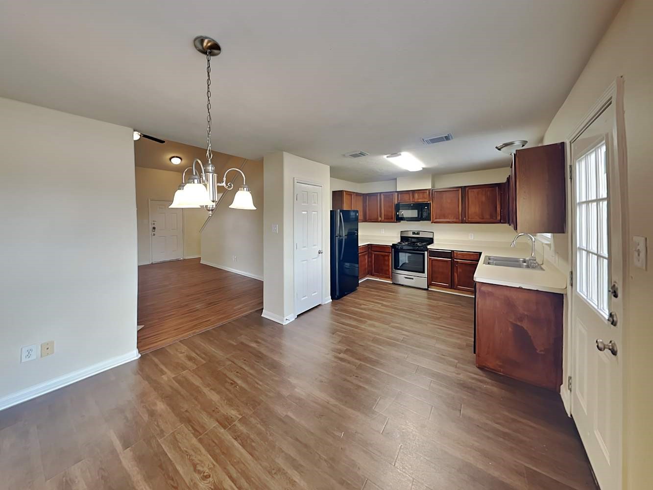 1015 Redcrest Springs Court Houston, TX 77073 - Photo 5 of 17