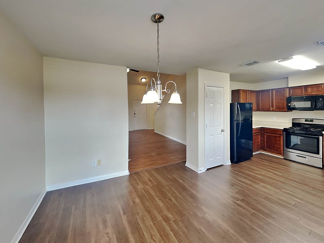 1015 Redcrest Springs Court Houston, TX 77073 - Photo 6 of 17