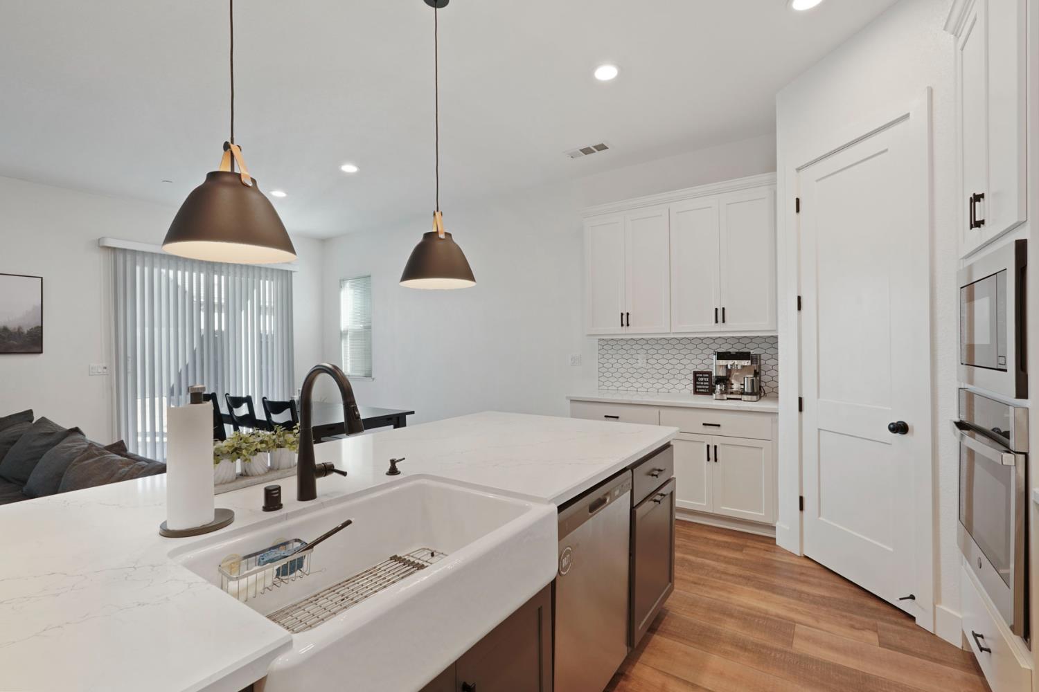 2446 Paramount Lane Manteca, CA 95337 - Photo 12 of 39