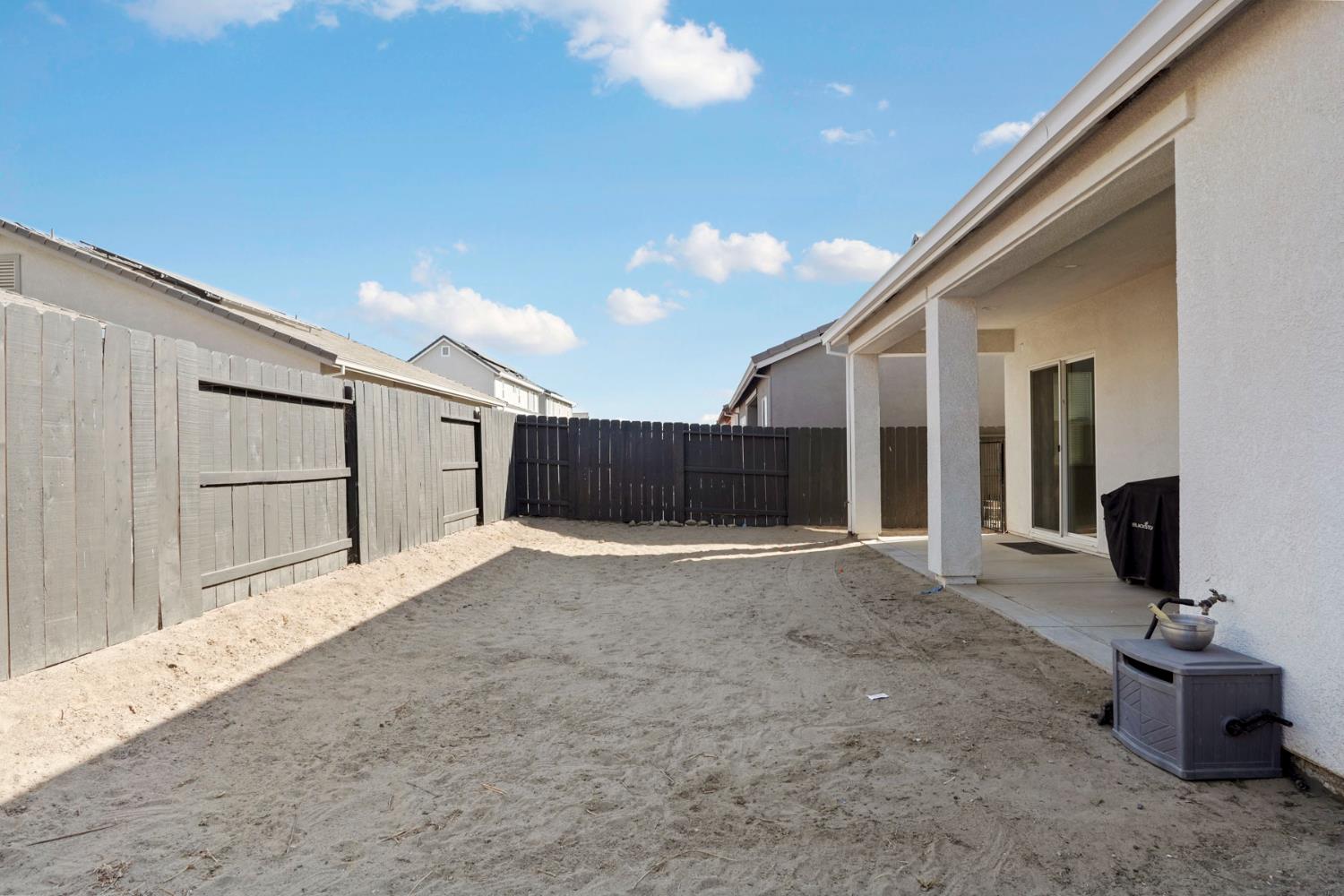 2446 Paramount Lane Manteca, CA 95337 - Photo 35 of 39