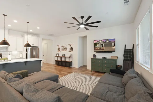 $629,900 | 2446 Paramount Lane, Manteca, CA 95337