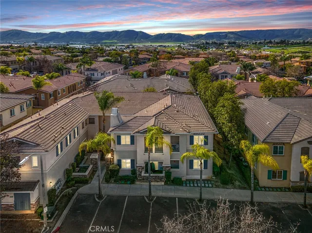 $405,000 | 26390 Arboretum Way, Unit 3004, Murrieta, CA 92563