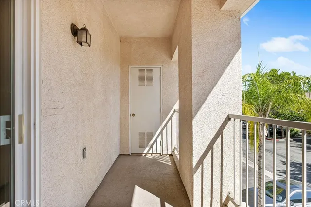 $405,000 | 26390 Arboretum Way, Unit 3004, Murrieta, CA 92563