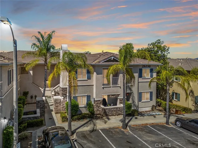 $405,000 | 26390 Arboretum Way, Unit 3004, Murrieta, CA 92563